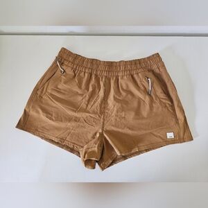 Vuori dash shorts. Size large. Dark tan/mustard color.